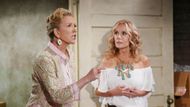 Nikki and Lauren on The Young and the Restless | Image: JPI